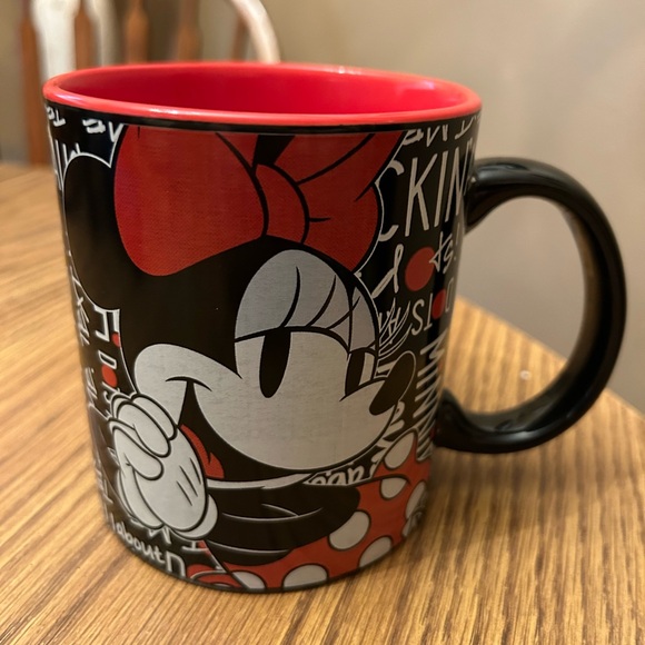 Disney Coffee Mug Collectible Minnie Mouse Mug Cute Red Black Dots Rockin Hot - Picture 1 of 6
